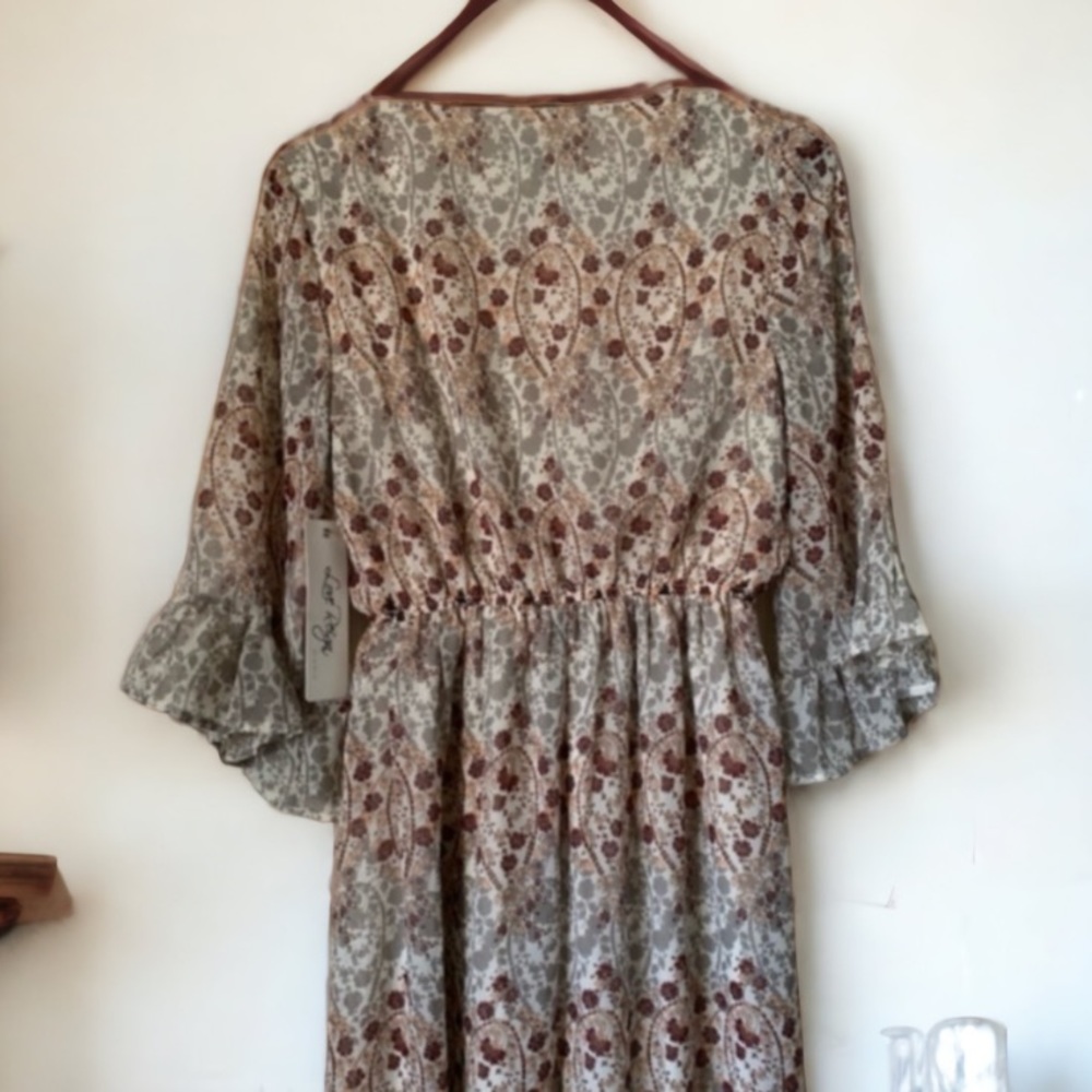 Love Reign Floral Boho 1/2 Bell Sleeve Maxi Dress Size X SMALL - Picture 7 of 12